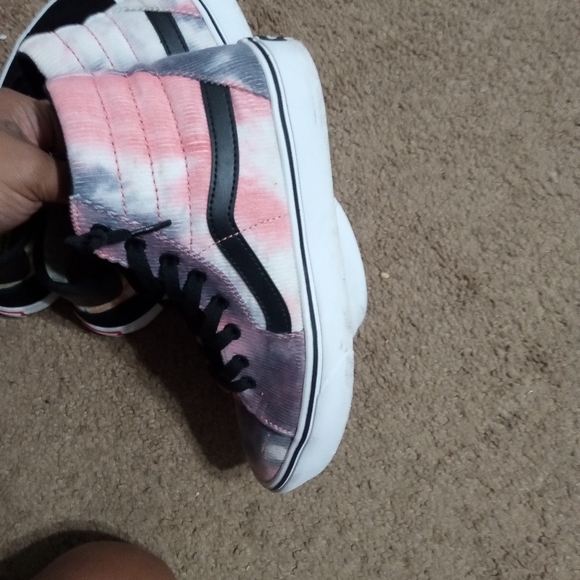 Vans - Picture 8 of 9